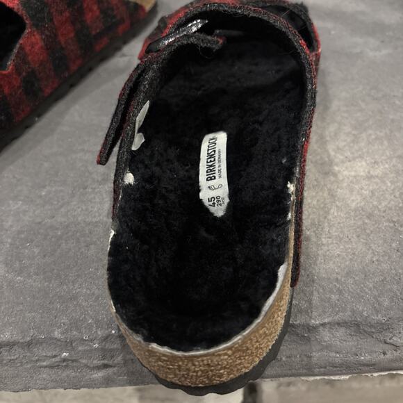 NEW w Defect Birkenstock Arizona Shearling Buffalo Plaid Red Black Size 45 - Picture 5 of 11